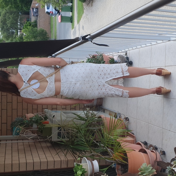 Absolutely Gorgeous Set Skirt and Crop Top - Picture 6 of 12